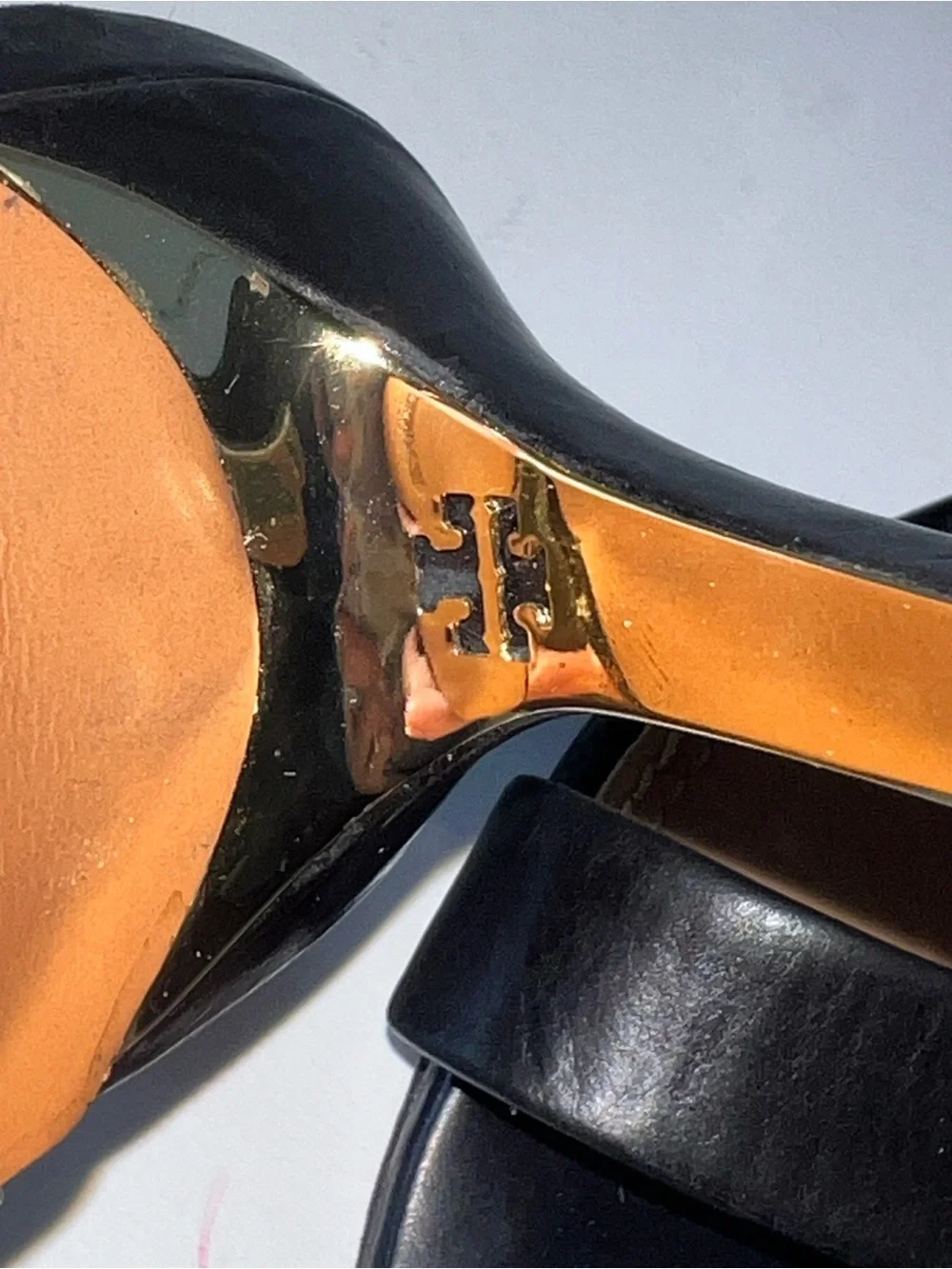Tory Burch Elana black leather strappy heel sandal Sz 9